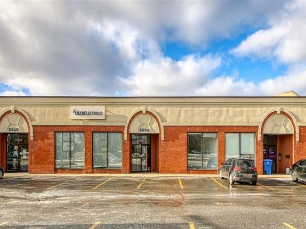 Commercial/Light Industrial Space for Rent � 2514 Boul. Le Corbusier, Laval (Chomedey)
