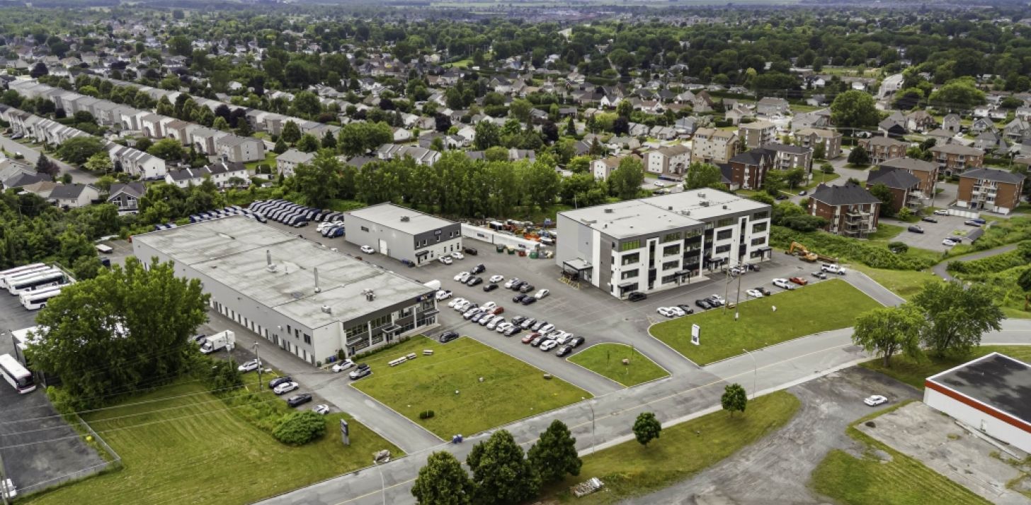 Office and Commercial Space � 1,000 to 16,000 sq. ft. in Chambly - For Rent