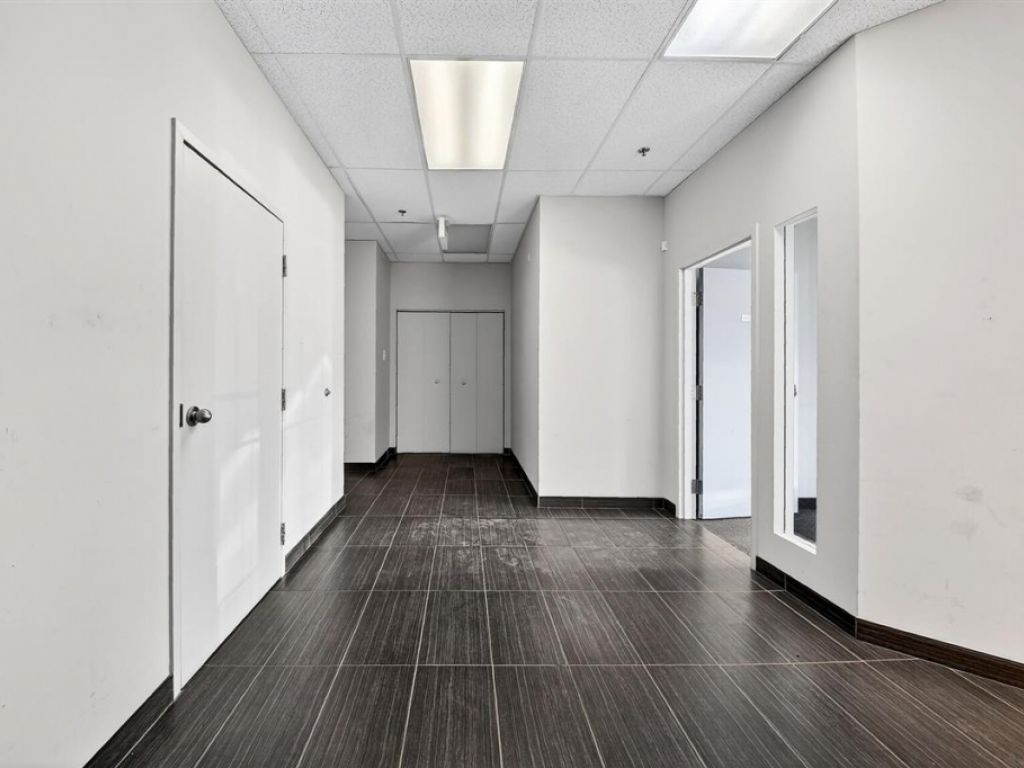 Industrial Space for Rent � 4451-4479 Aut. Jean-No�l-Lavoie (A-440), unit 4479, Laval (Chomedey)