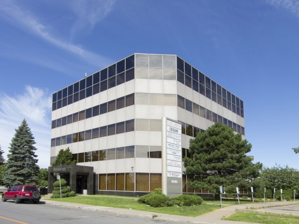 Industrial space 623 to 1424 sq.ft. (with possibility kitchenette) in Montreal-Nord!