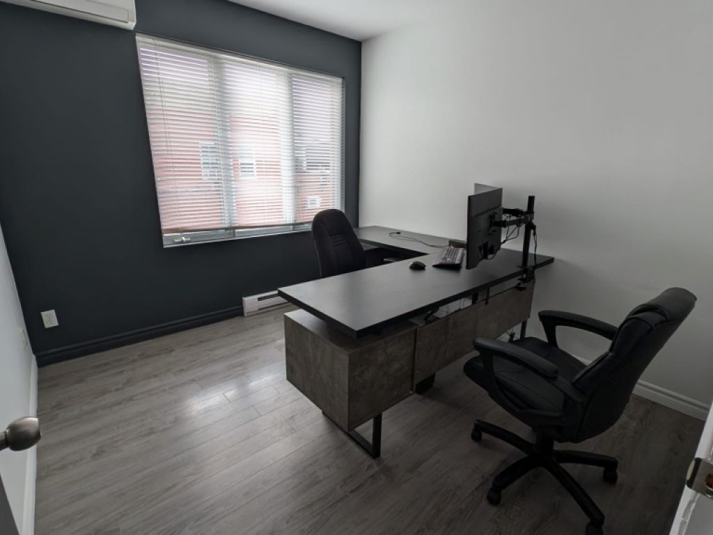 Espace de bureau 1740 pc  sous-louer  Magog