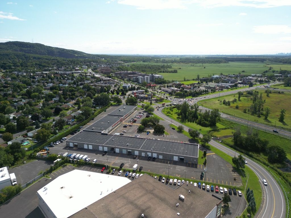 LOCATION TEMPORAIRE � Local 1 500 pi� Place Nobel, Sainte-Julie, 2 000 $