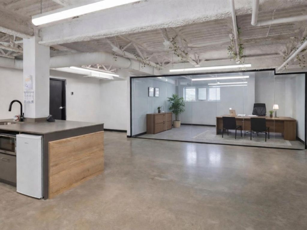 Office space for lease - 2180 Boul. des Laurentides, local S-S