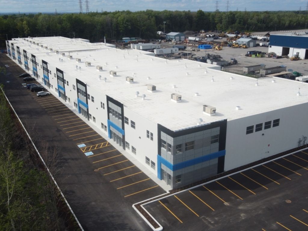 Local for Rent Laval - 6275 PI2 with mezzanine