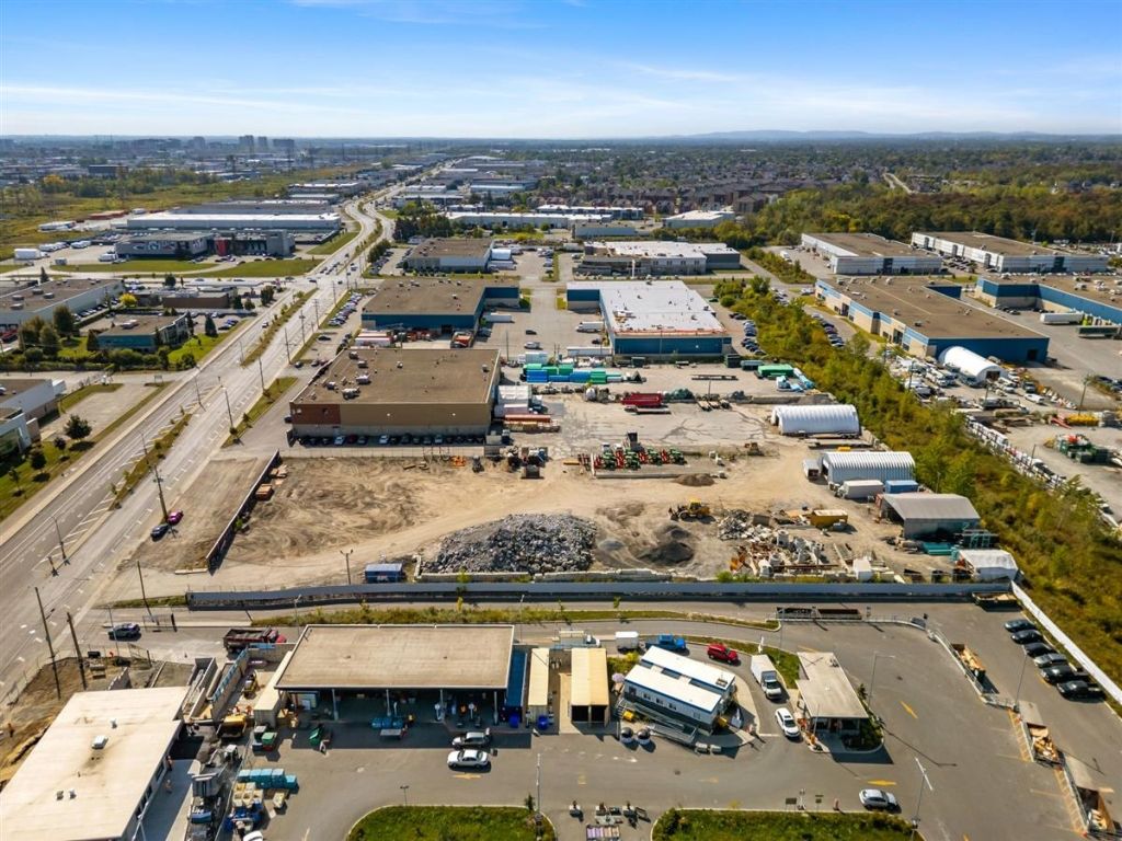 Land space for lease - Boul. Dagenais O.