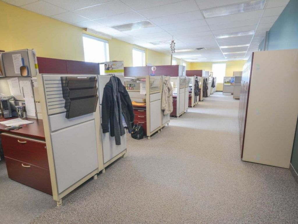 Local / Bureau 2100 � 6360 pc Centre-ville Saint-J�r�me 