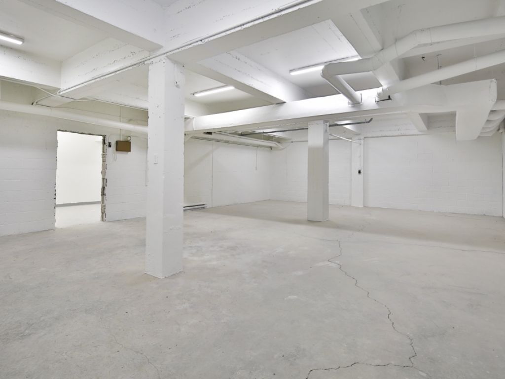 Basement of a renovated building in Villeray for rent