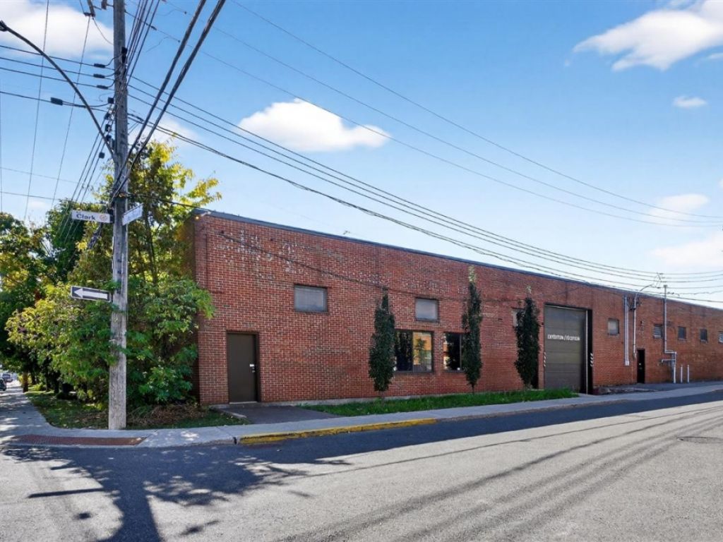 Industrial Building for Sale or Rent � 9700 Rue Clark, Montr�al (Ahuntsic-Cartierville)