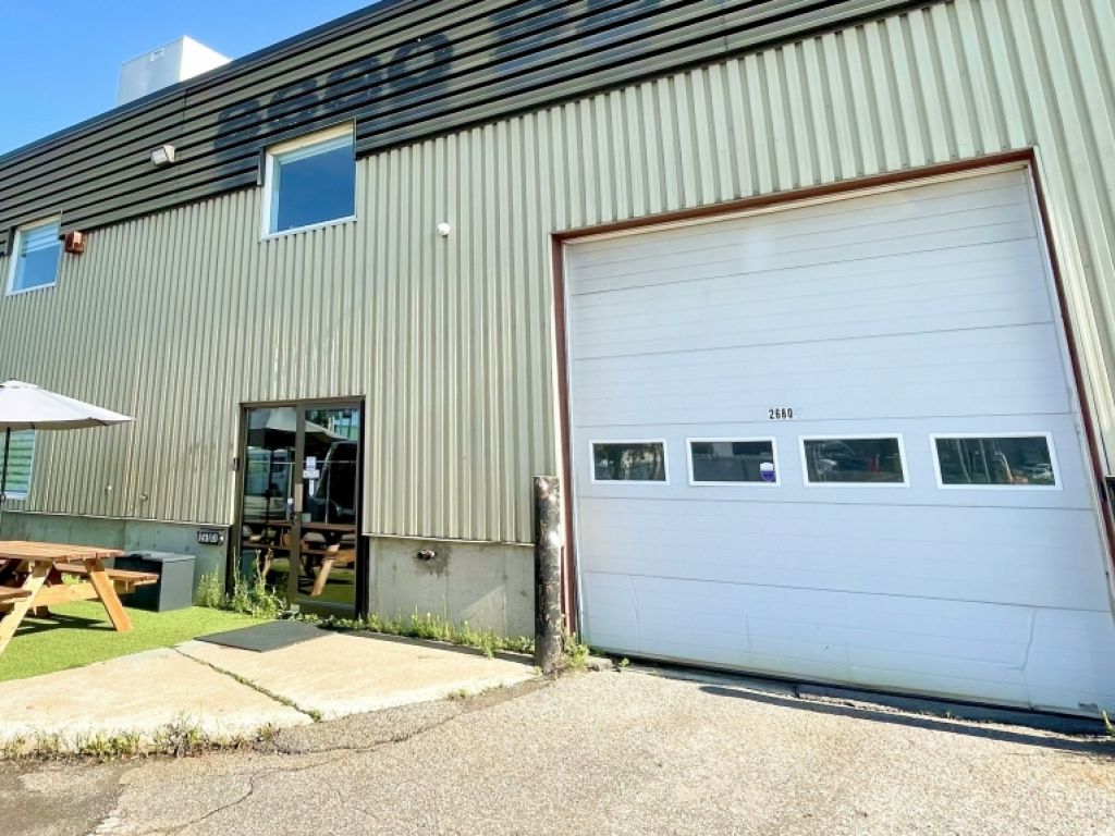 Local industriel/commercial - Qubec