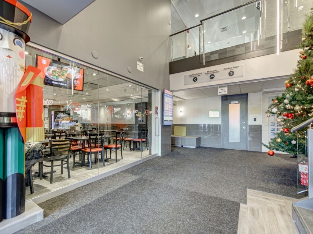 LOCAL  LOUER POUR CAF, BISTRO, 850 PC, IMMEUBLE  BUREAUX