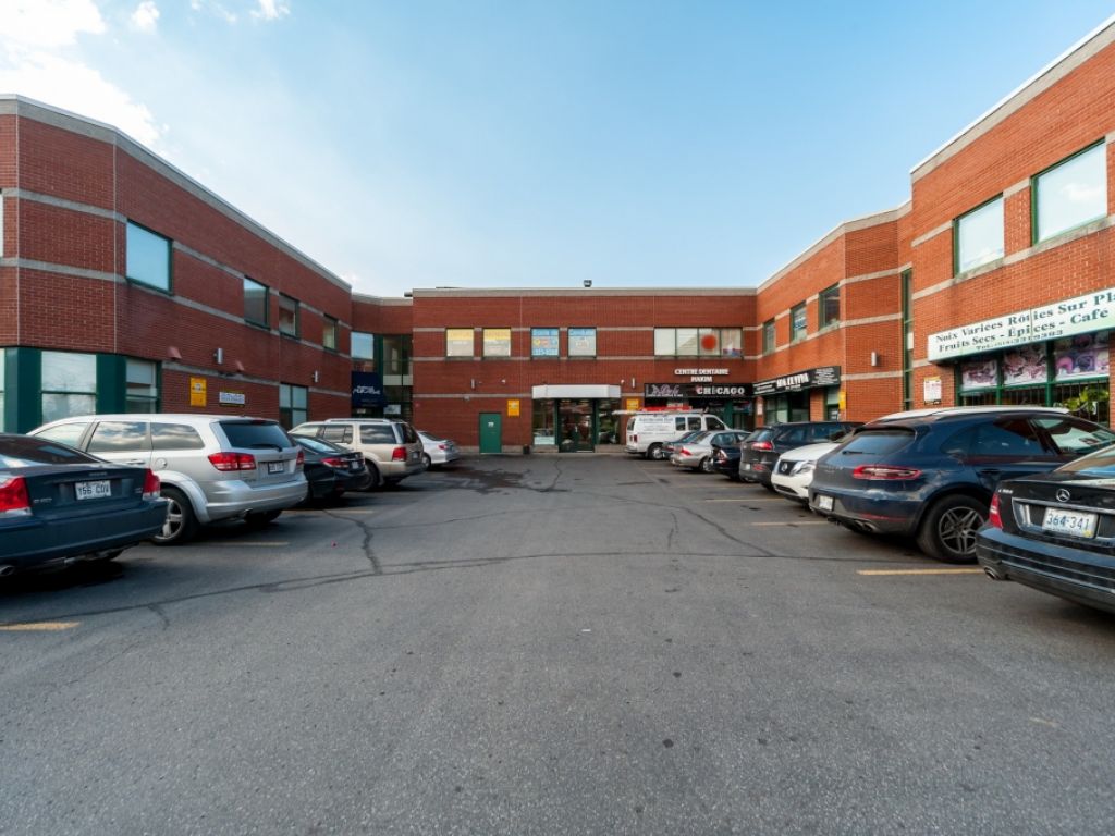 SPACE FOR RENT FOR 1350 SQF - SAUV STREET AND ACADIE