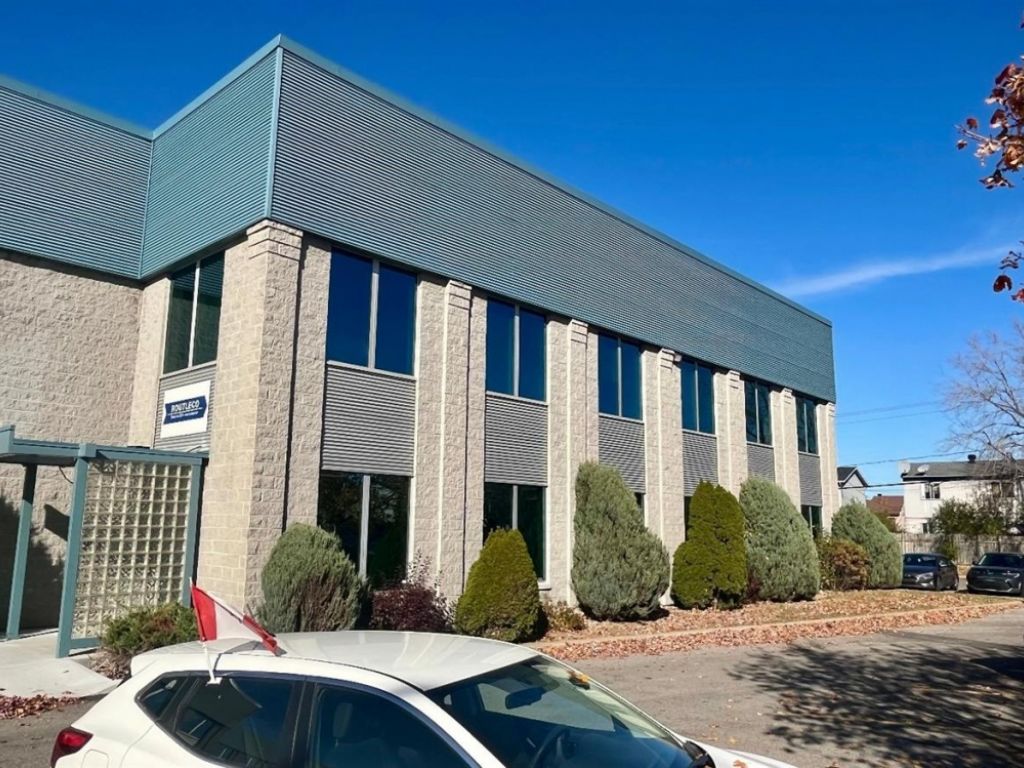 Office space for lease - 1101-1111 Aut. Chomedey (A-13)