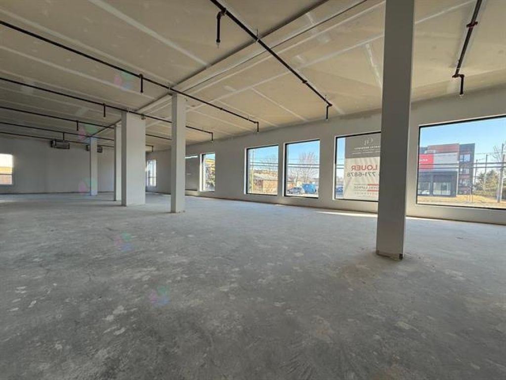 Commercial space for rent - Saint-Charles-Borrom�e