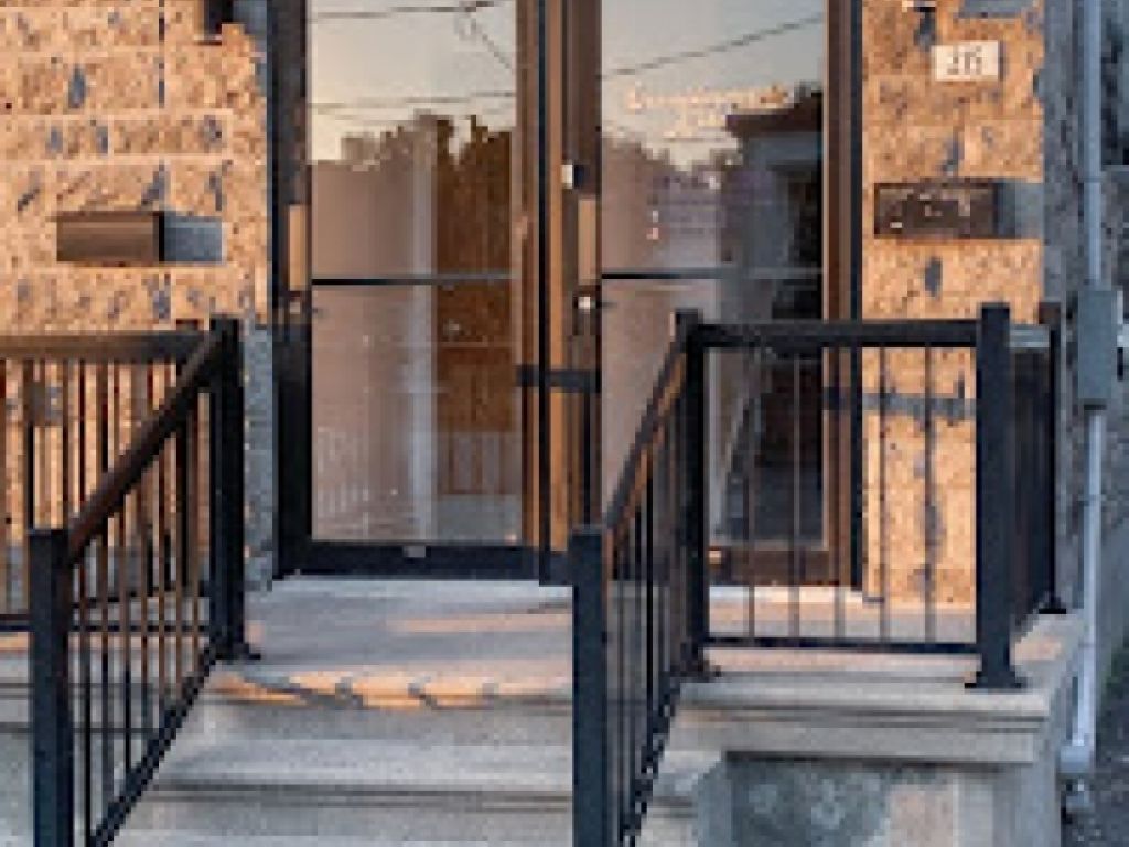 Commercial Lease Takeover  Rare Opportunity in Laval!