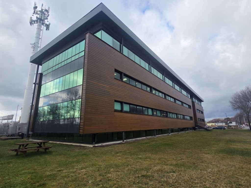 Local industriel - 17000pc