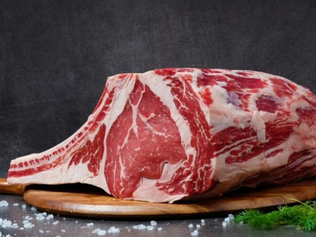 Prestigious butcher shop and catering service, prime location