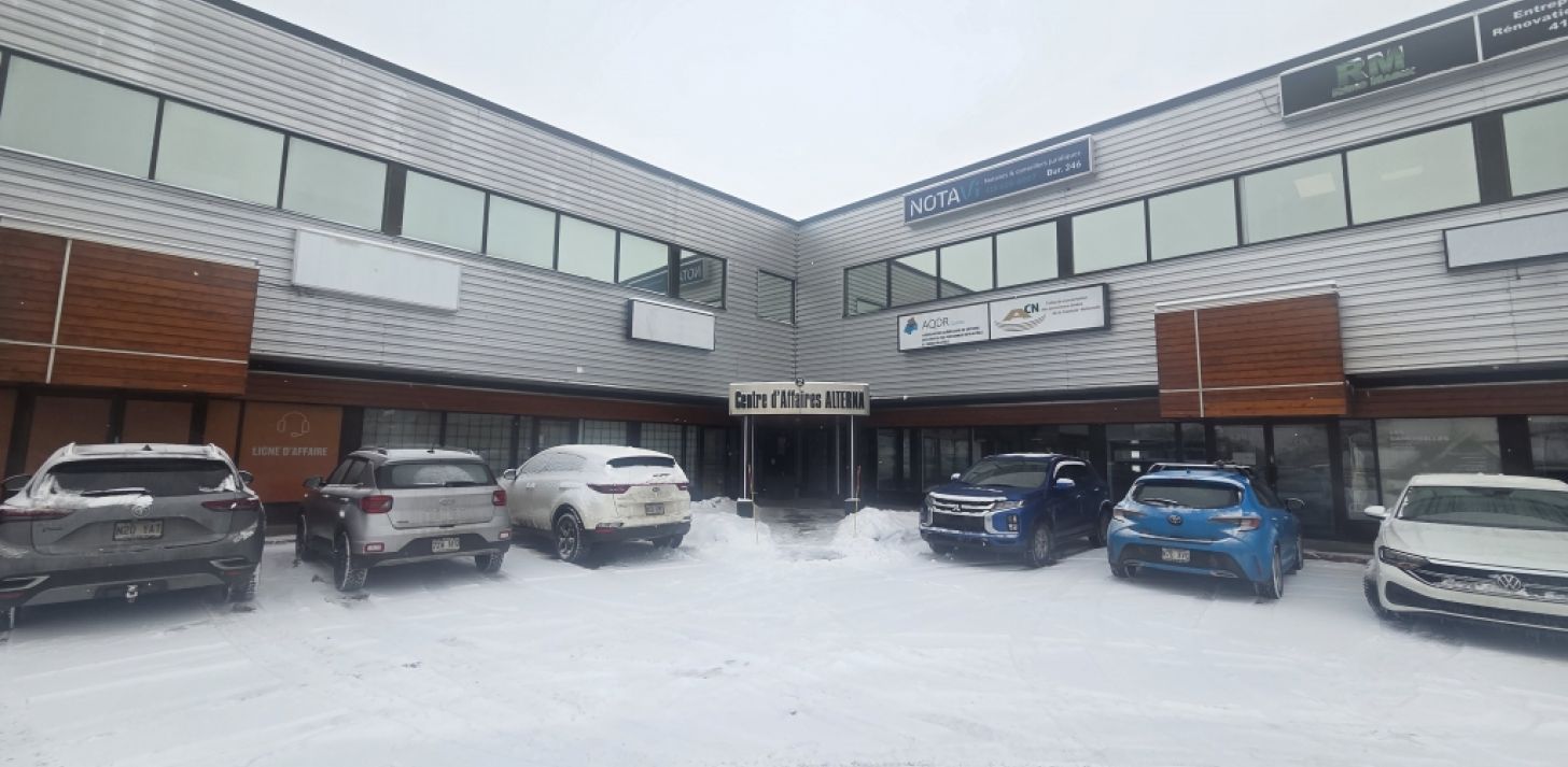 Local 240 - 4600 Henri-Bourassa - For Rent