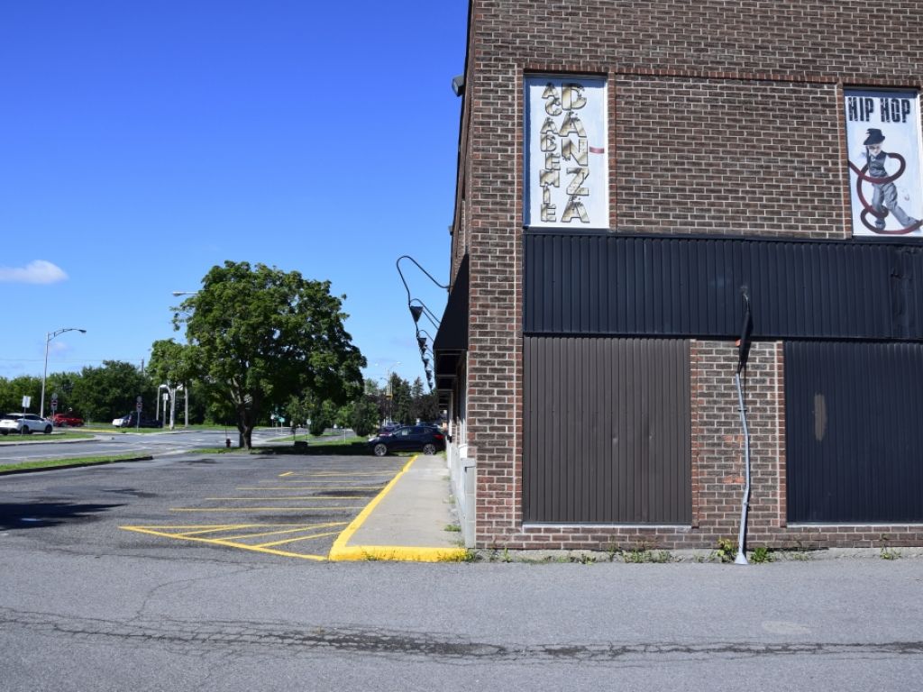 Commercial spaces in Chambly