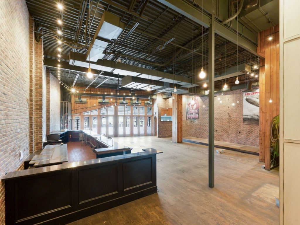 Commercial space 2,398 or 3,497 sq. ft. for rent Boucherville