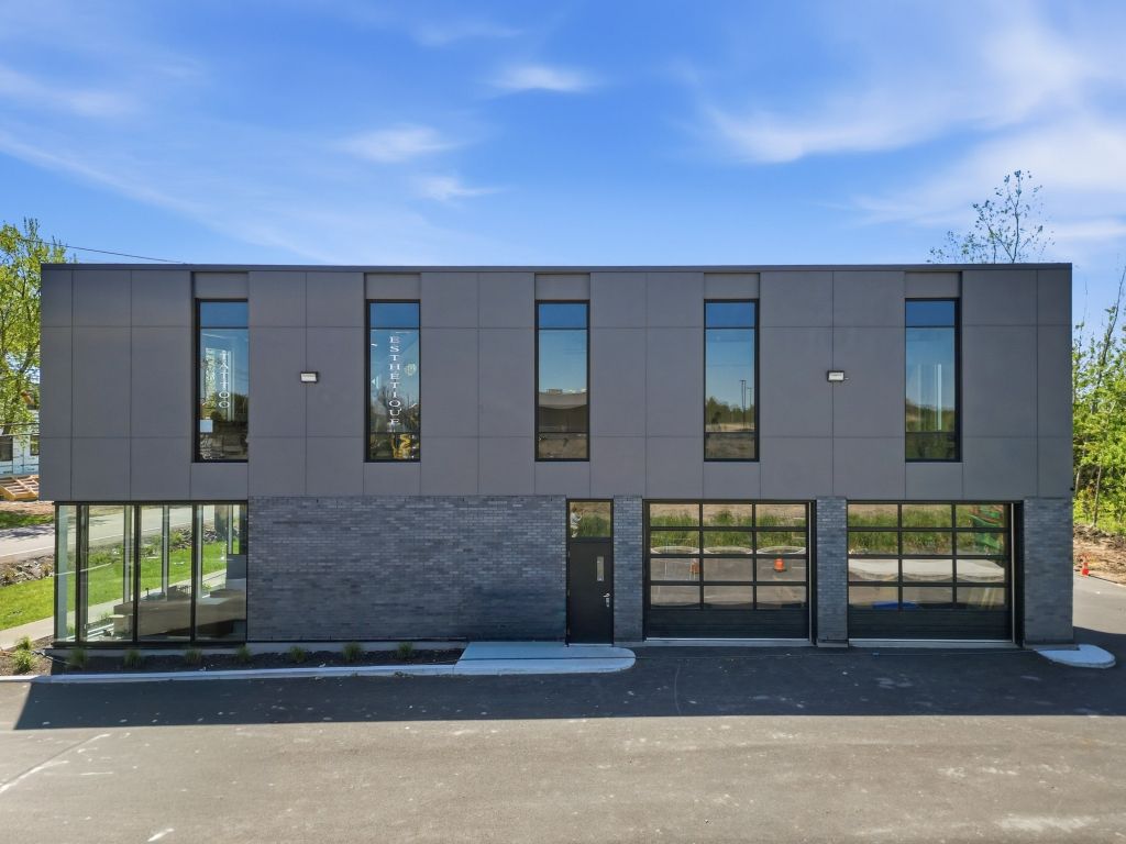 Espace Industriel et Commercial de 1er Choix � Louer