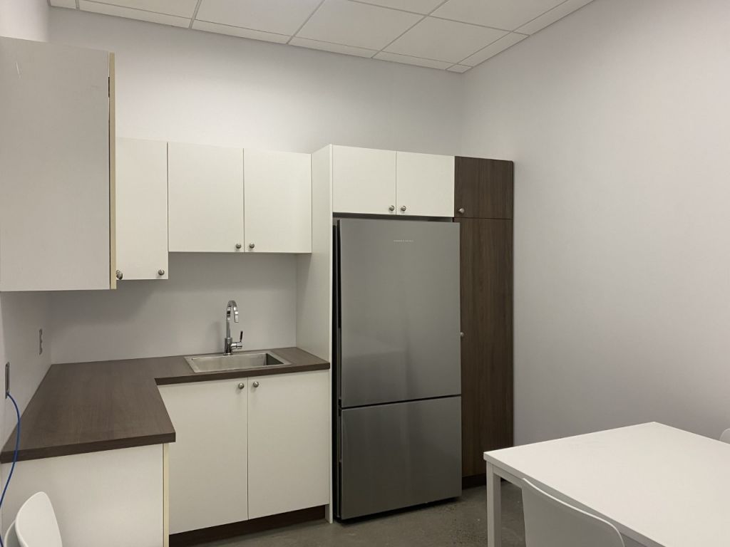 Fully renovated 1198 sq.ft. offices for rent in Montreal-Nord!