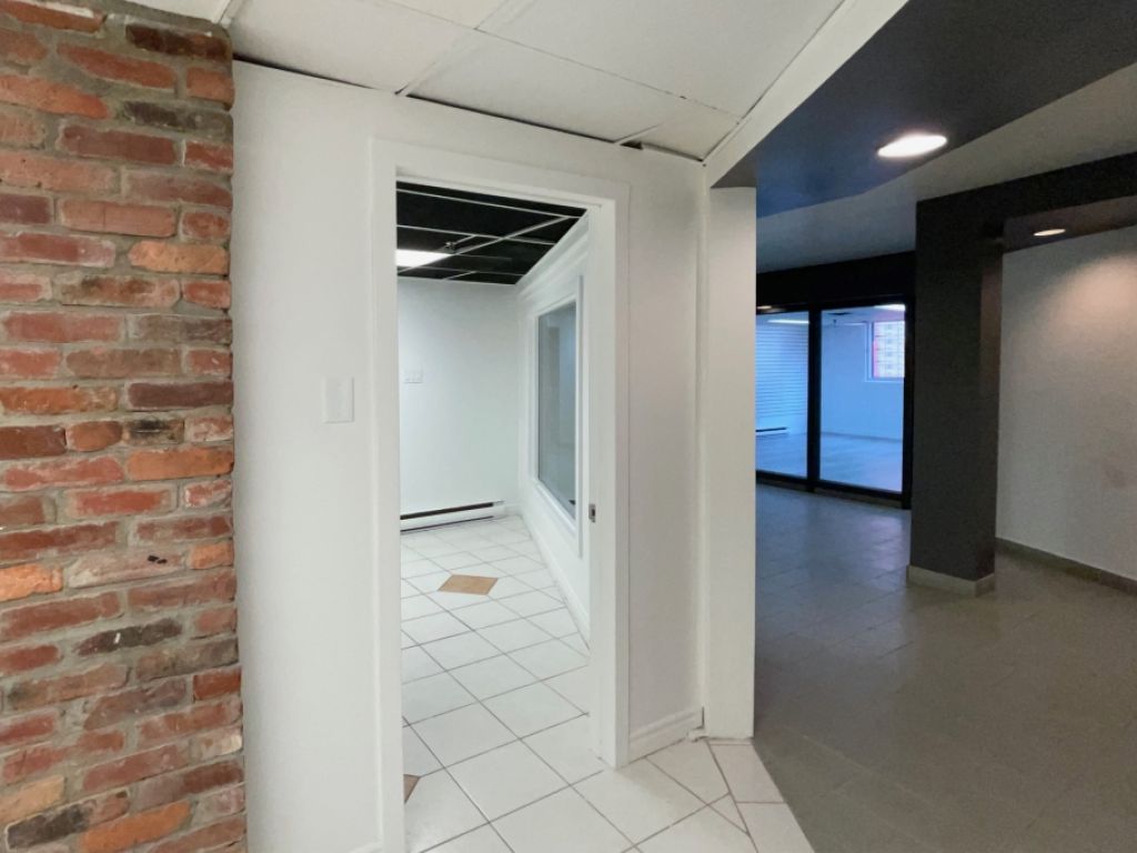 Prime location in the heart of Old Montr�al