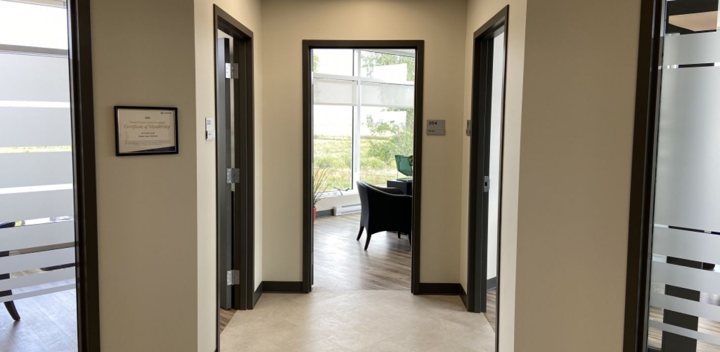 Bureaux à louer - HUB FBO - Aéroport YHU, MET Montréal - À louer