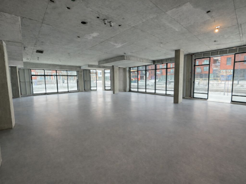 COMMERCIAL SPACES FOR LEASE � HIGH TRAFFIC ON DORVAL AVENUE