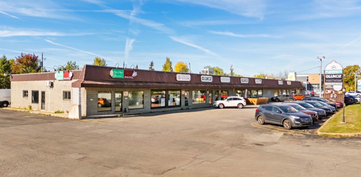 Local commercial de coin 1307 pc Delson - À louer