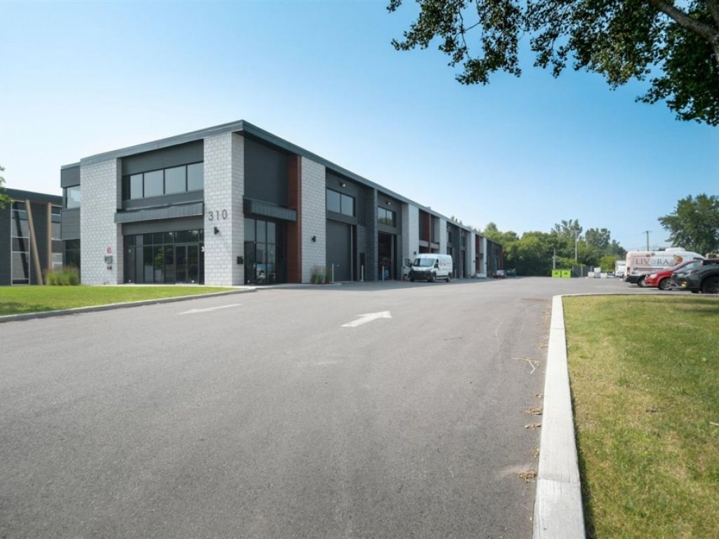 Industrial space for lease - 310 Rue Legault