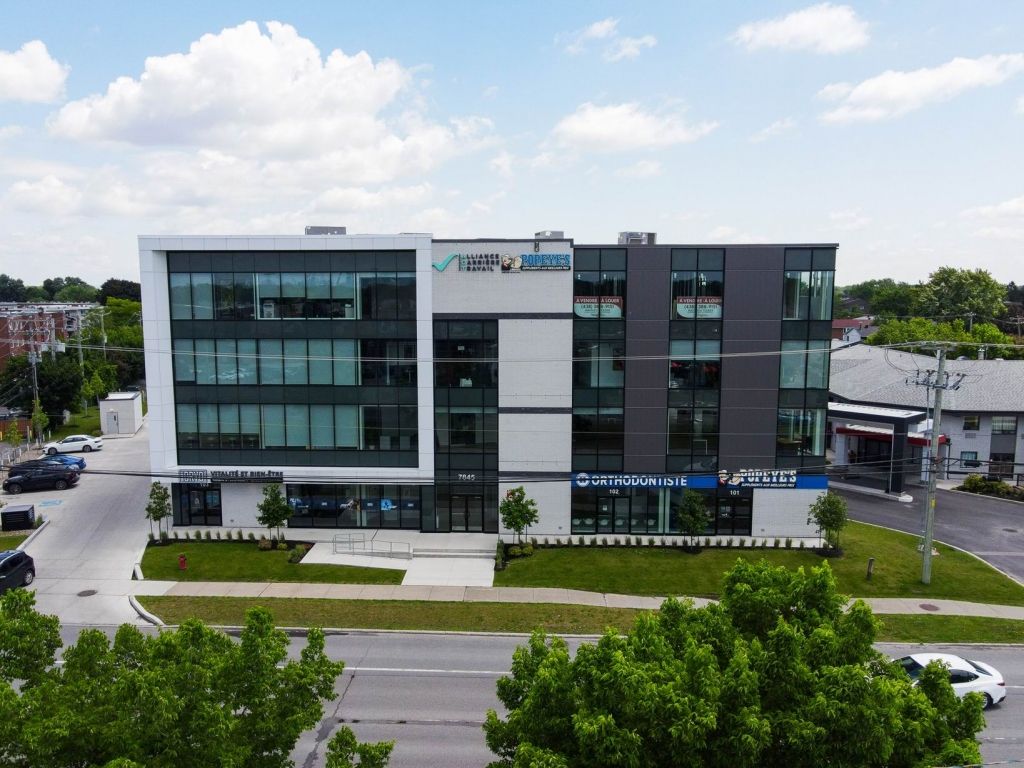 Coworking spaces / Office for rent Turnkey Brossard