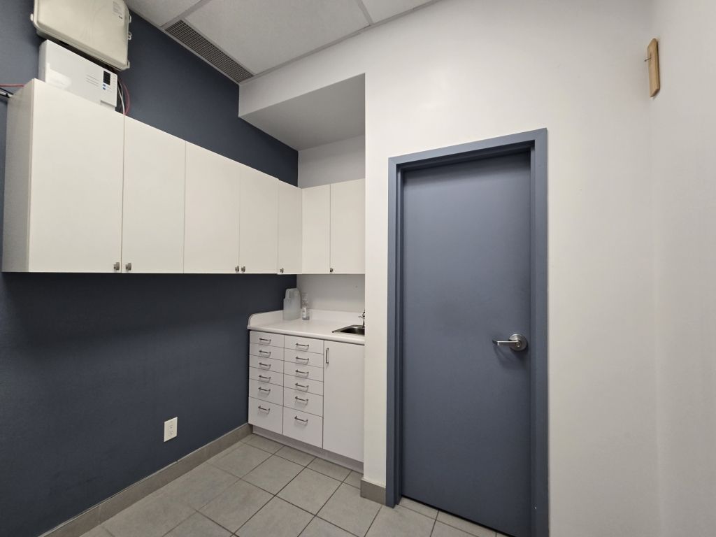 SPACE FOR RENT FOR 1350 SQF - SAUV STREET AND ACADIE