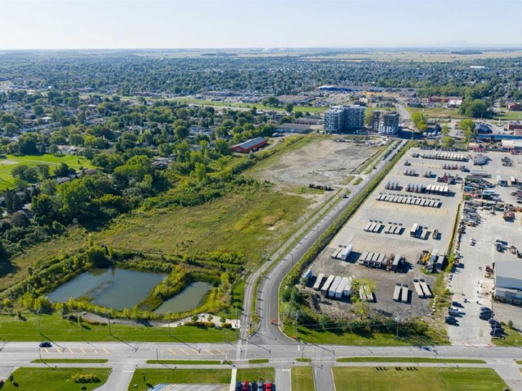 Land for sale � $25/sq.ft.
