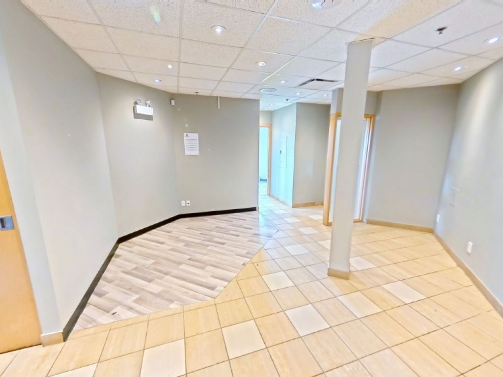 Local commercial � louer � Vanier � 303, boulevard Pierre-Bertrand, local 203