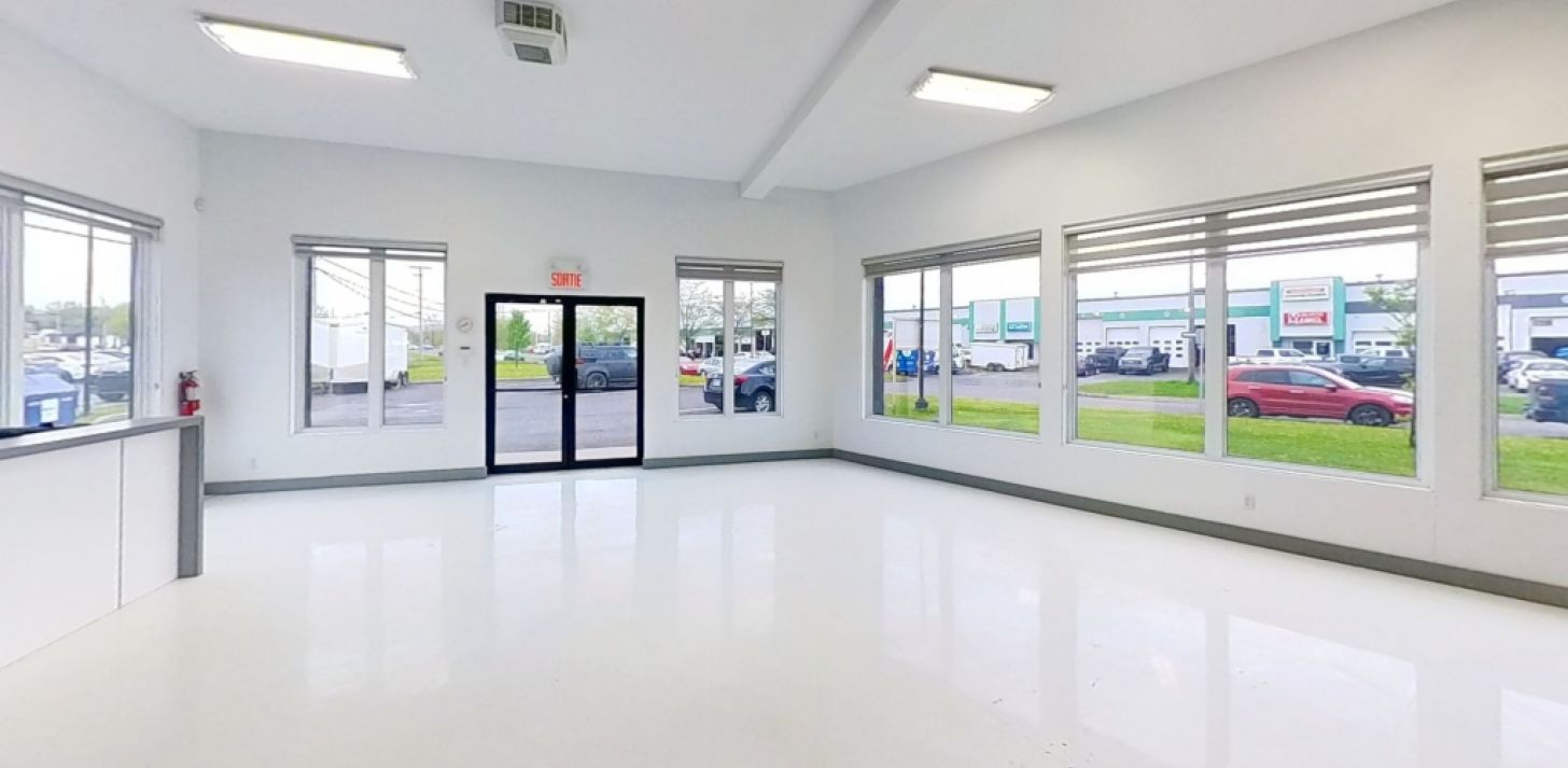 Local commercial à louer | 1445, boulevard Central, Québec - À louer